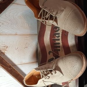 Vintage brand womens casual shoes. Worn 2 times, size 8.5